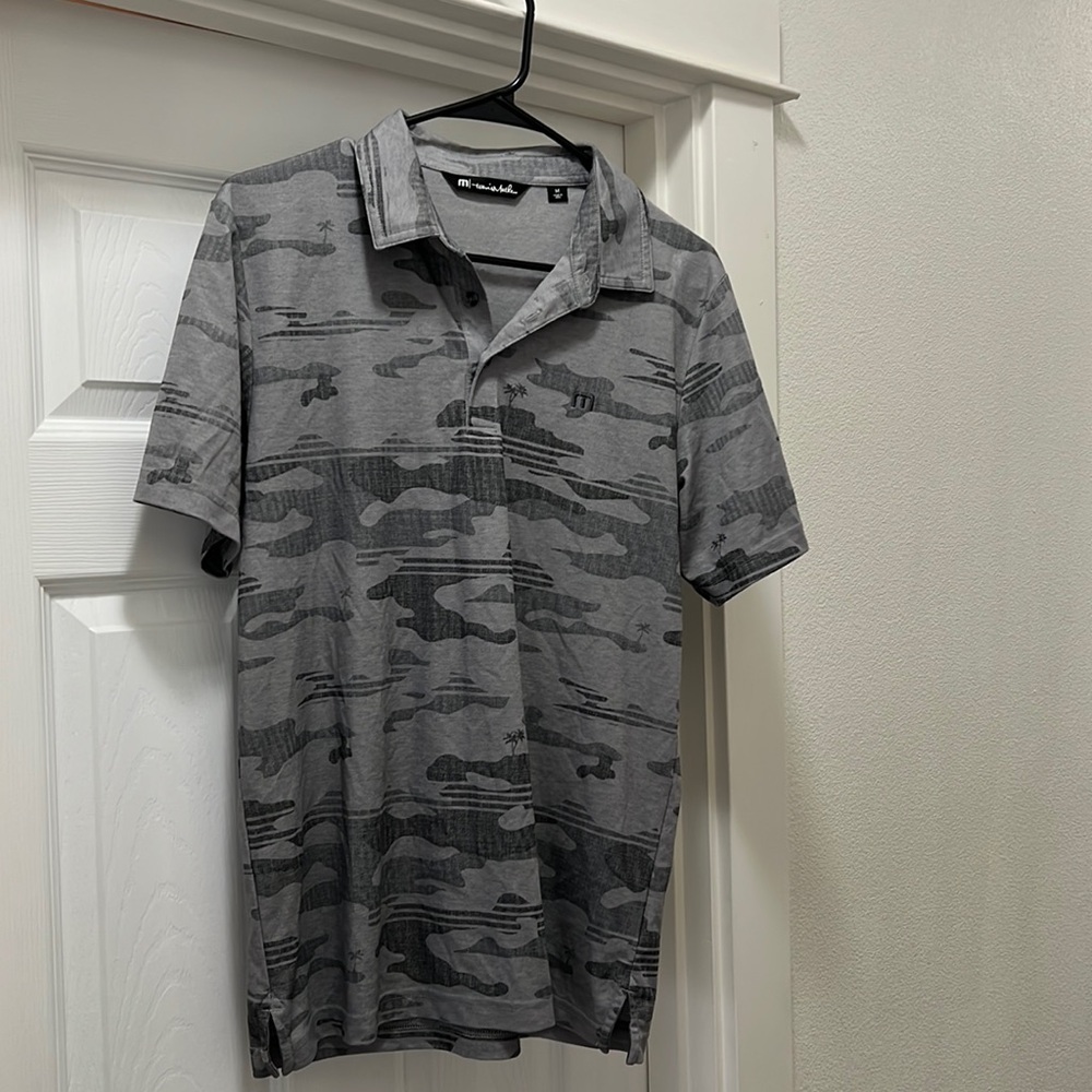 Like new Travis Mathew golf polo